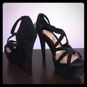 Gianni Bini Black Studded Platform Heel
